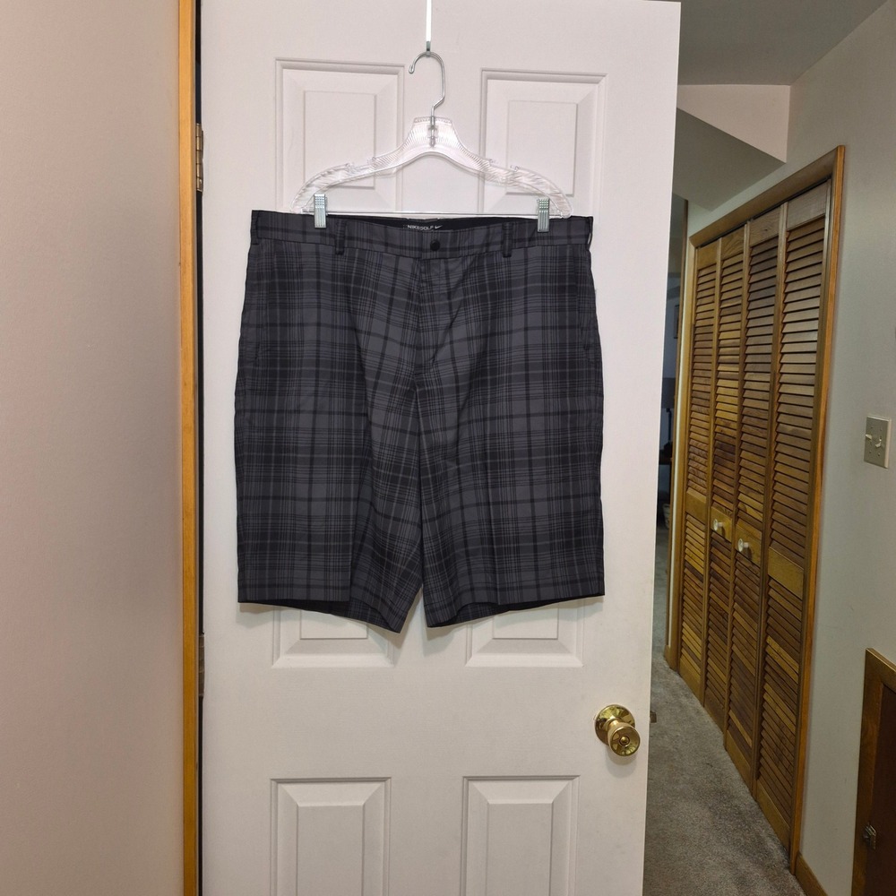 Nike Golf Tour Performance Dri-FIT Plaid Shorts Mens 40 Gray Black Check